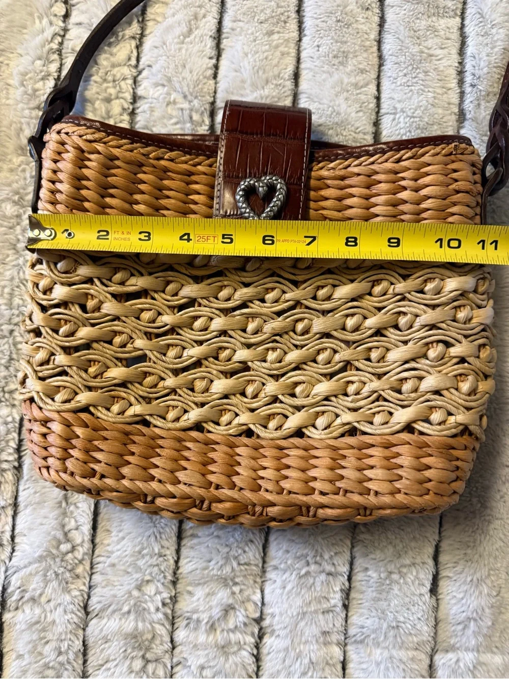 Brighton Woven Straw Shoulder Bag in Brown and Tan with Heart Accent - Picture 6 of 7